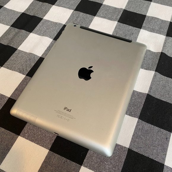 APPLE Ipad - 64GB Wifi & Cellular Model, with Bluetooth ANKER Keyboard Case - Picture 6 of 13